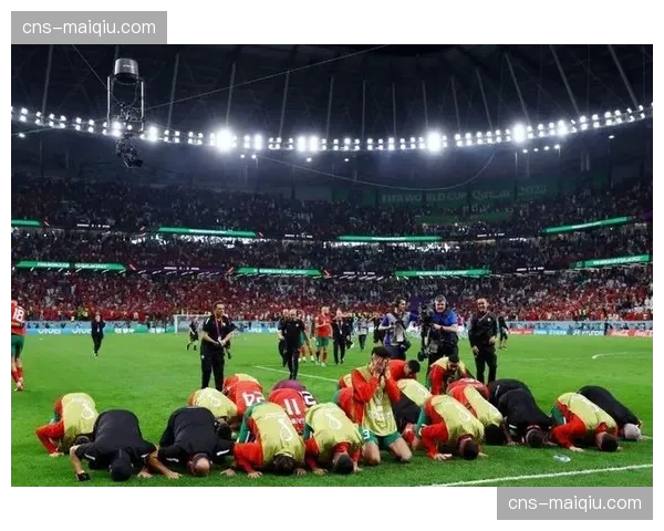 穆斯林球员在比赛中途获准短暂离场进行日落祷告